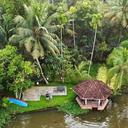 Sunsets And Palm Trees Bed & Breakfast Alappuzha Ngoại thất bức ảnh